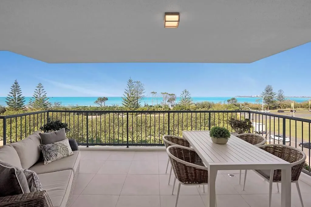 Panoramic Ocean View 2 Bed 2 Bath Apartment Alexandra Headland