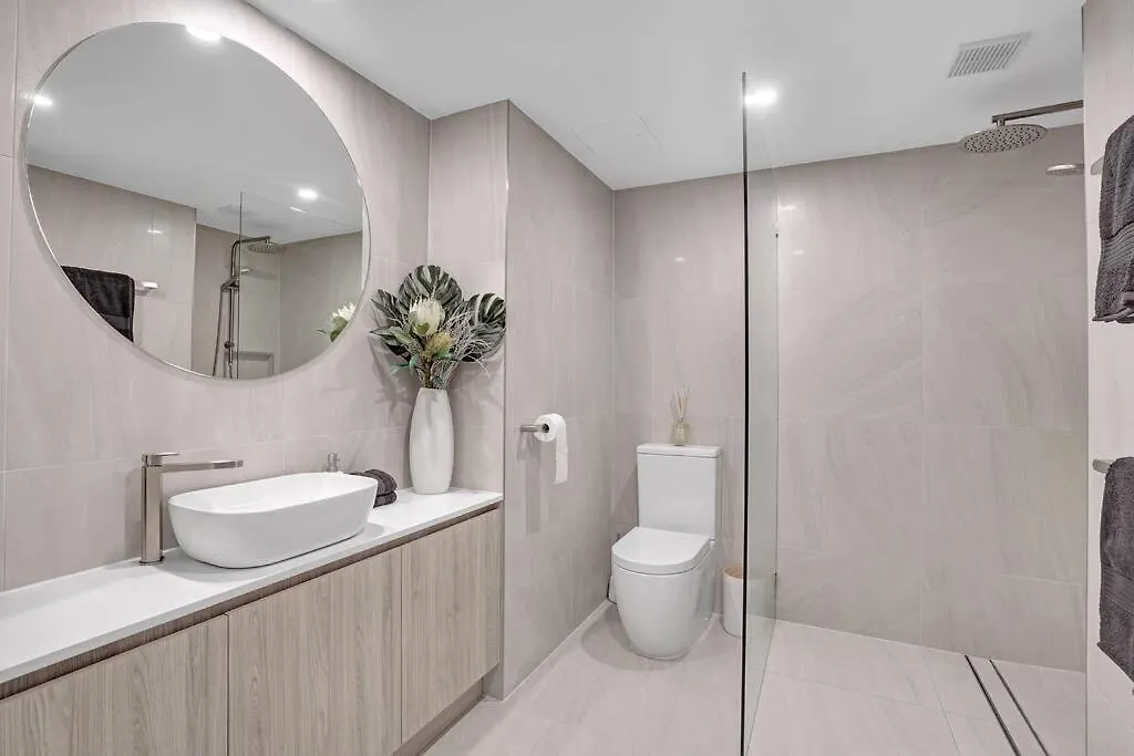 Panoramic Ocean View 2 Bed 2 Bath Apartment Alexandra Headland Australia