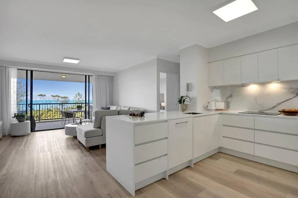 Panoramic Ocean View 2 Bed 2 Bath Apartment Alexandra Headland