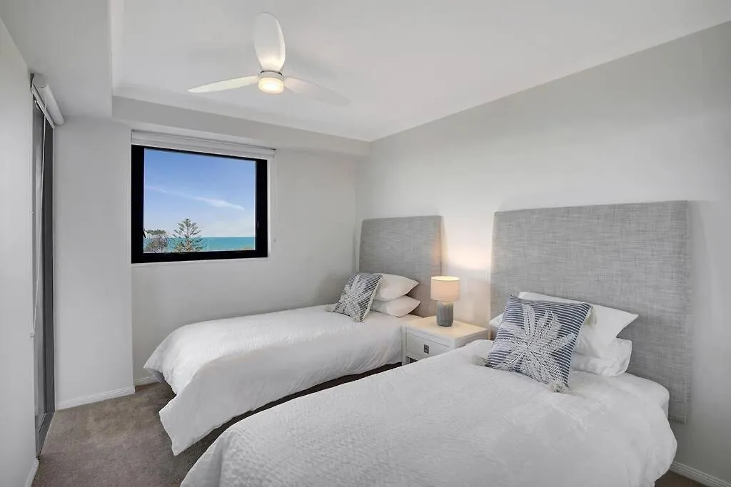 Panoramic Ocean View 2 Bed 2 Bath Apartment Alexandra Headland